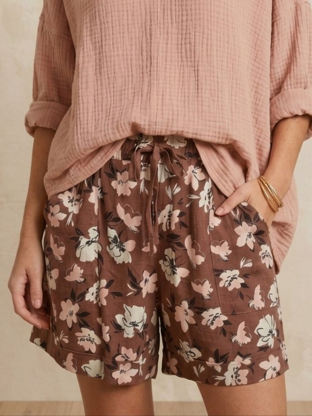 LuLaRoe Jessica Brown Floral Patch Pocket Drawstring Shorts Large